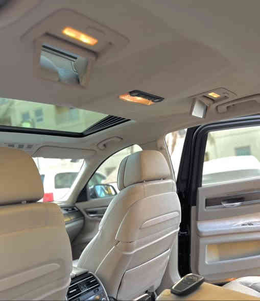 بي ام دبليو 740Lİ .
رقم بغداد/ موديل 2013 / خليجي /وكالة العروش
 باب طويل/ لون نيلي / محرك ستة سلندر N55 المرغوب .. 
ماشية KM165 قابل للزيادة ..
گير ومحرك مكفولات من كلشي  / 5 وبعد مواصفات هواية فول السيارة 
السيارة بدون صبغ.
مكان السيارة بغداد السيدية/رقم بغداد تحويل ..
 باقي المواصفات معروفة...
للاستفسار اكثر ..***********.. 
  السعر 199 وبيها مجال شي بسيط..
