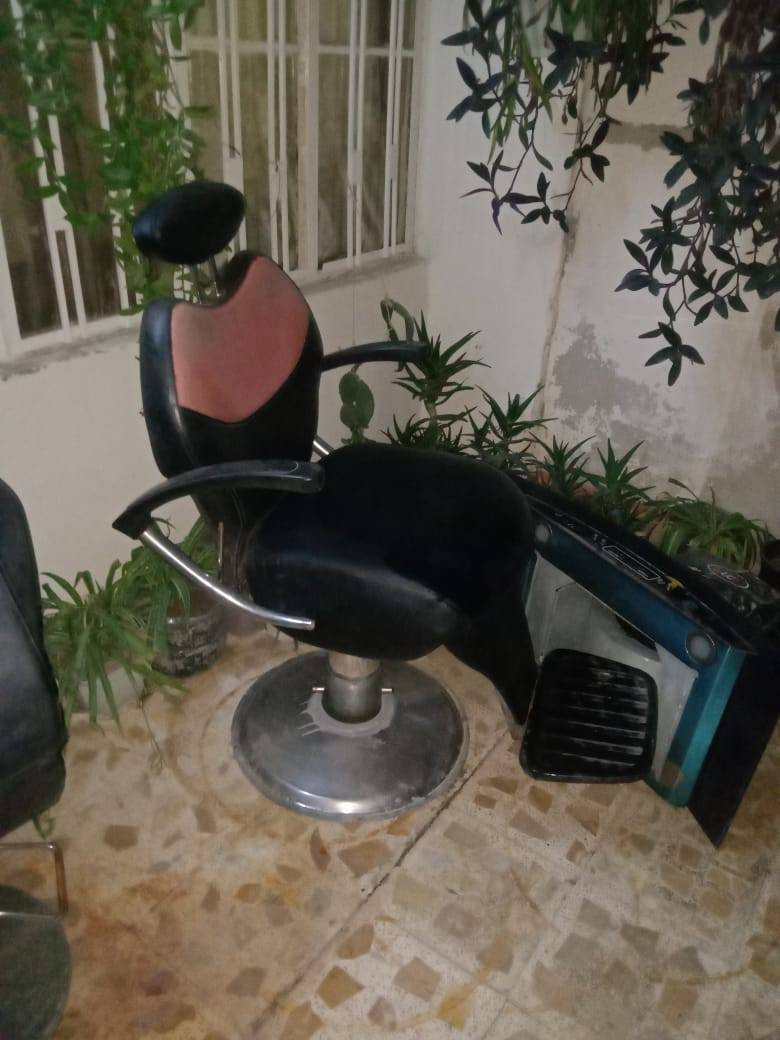 السلام عليكم كراسي للبيع الجاك شغال نضافه فول بسعر مناسب خابرني عل رقم ***********
***********
