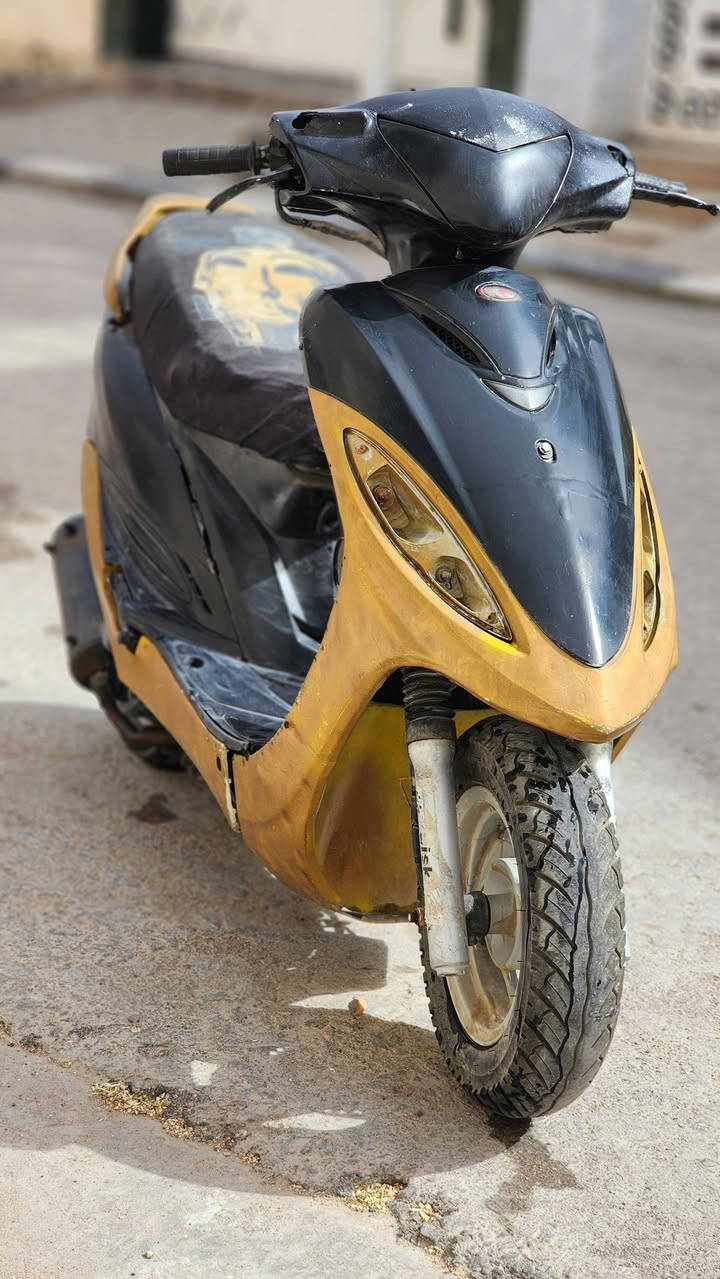 سلام عليكم
اخوان كامكو جي 4 دارجه عدنه متروكه صار فتره طويله هسه اريد ابيعه على وضعه عندك باتري كون تشحنه وتايرات تسويهن لان متروكه الدراجه تاخذه ترتبه ترتيبات خفيفه  تفيكدك توديك وجيبك لشغلك دراجه رايده ١٥٠ وبيه مجال بسيط خصه للعدهم شغل بعيد لو على باب الله اني خادم 
(ملاحضه دراجه متشتغل لان باتريه كاعد)


**إذا كنت صاحب هذا الإعلان وتريد حذفه لأي سبب، رجاءا أرسل رسالة إلى الدعم الفني**