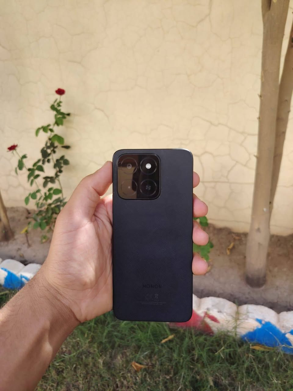 هونر X5b
لون اسود
ذاكرة 128
بطاريه 5200عملاقة بلشحن انساه
جهاز بلادي حيل نضيف
جهاز مال جناي 
للبيع او مراوس حسب القناعه 
***********
