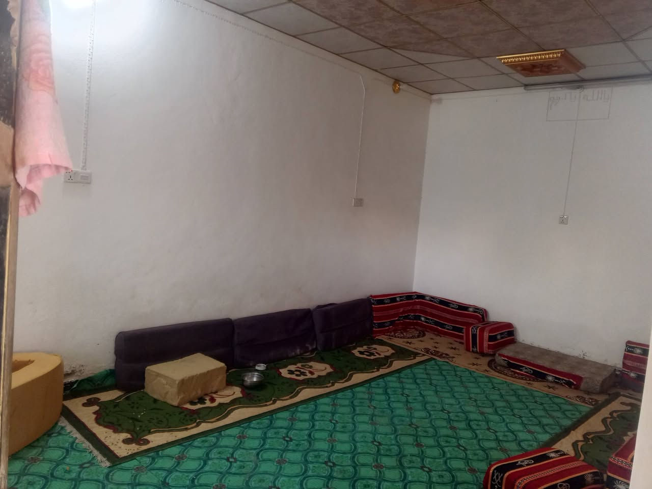 بيت للبيع زراعي حي الملاين
...................................

تفاصيل 

مساحة 300م

غرفتين+صالة+مطبخ+براني+صحيات+حديقة+كراج سيارة 

خدمات شارع مقرنص عرض 10متر ماي وكهرباء ومجاري 

سعر البيت 35 وبي مجال 

الاستفسار مراجعة مكتب النسر الذهبي للعقار 

***********
