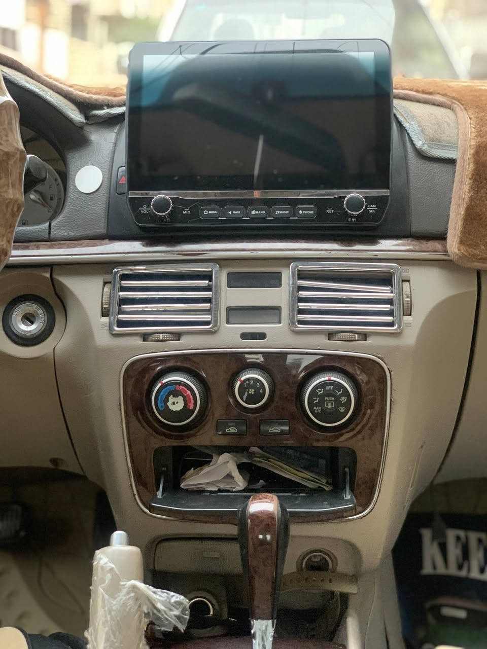 السلام عليكم ورحمة الله وبركاته /من رخصة مديرلكروب المحترم سوناتا موديل 2007وارد حادثة الجاملغ الخلفي الي عكس السايق وشويه حافت البنيد من جهة عكس السايق سيارة مصبوغة عام للجمالية (رقم مميز )غير ذني الذكرتهن ماكو شي اخواني محرك 2400 فتحه سقف كشن كهرباء شاشه اخر اصدار كامره صدر جديد امامي وخلفي سيارة جاهزه والحمدلله ماحب اطول عليكم المكان بغداد جديده السعر (93 )وبيه مجال للطيبين هذا رقمي (***********)بي وتساب عتذر عن الرد داخل الفيس والله يوفق الجميع
