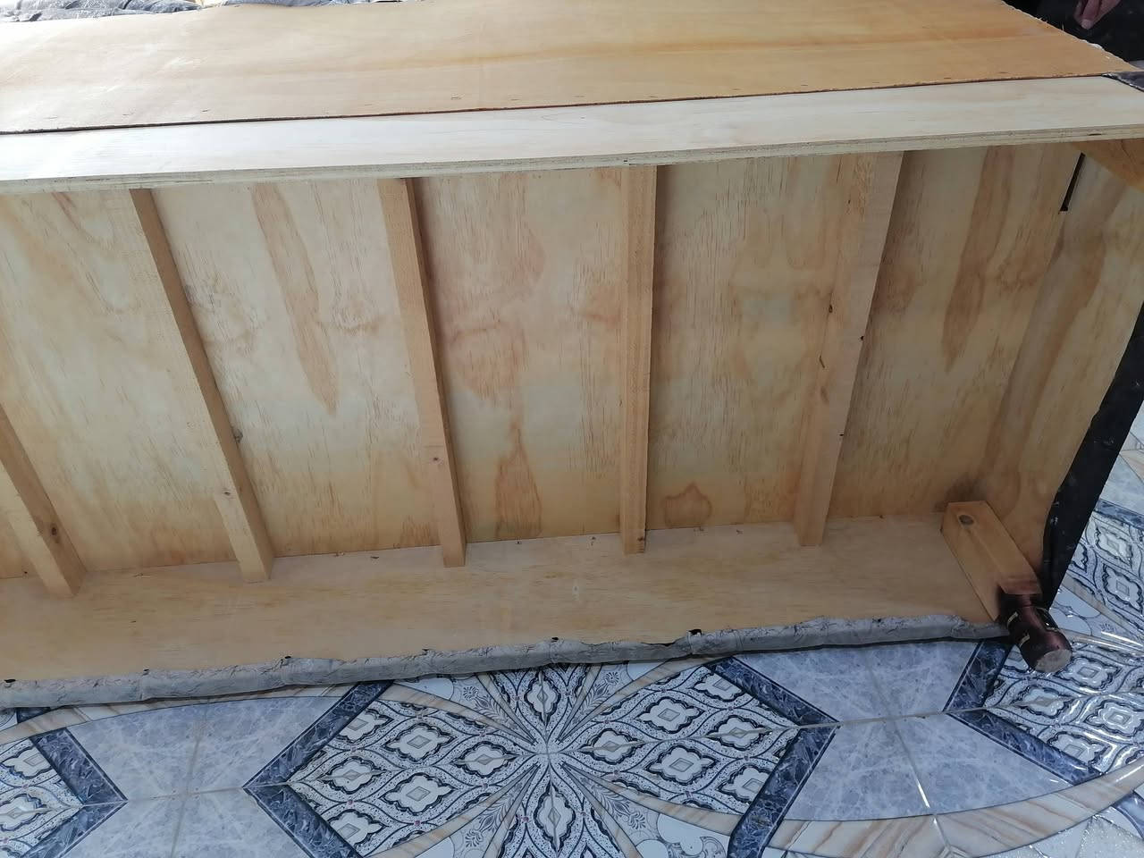 ديوان ١٢ متر خشب عراقي وليس تركي
نسبه النظافة 100٪
سبب البيع
الانتقال لمنزل اخر وما عندي مكانه
ما صار شي من فصلته
السعر ٨٠٠ الف
الشاري يتصل على الرقم ***********
قليل التواجد عالنت
