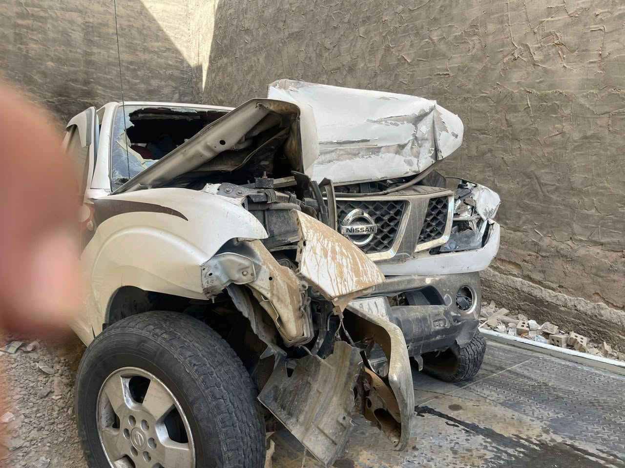 سلام عليكم 
بيكم نيفار موديل 2012
رقم واسط كير اوتو سابقاً مكفولة 
وحالياً بيها حادث وبيع على وضعهة 
محرك كير سليمان*********** بغداد, العراق
