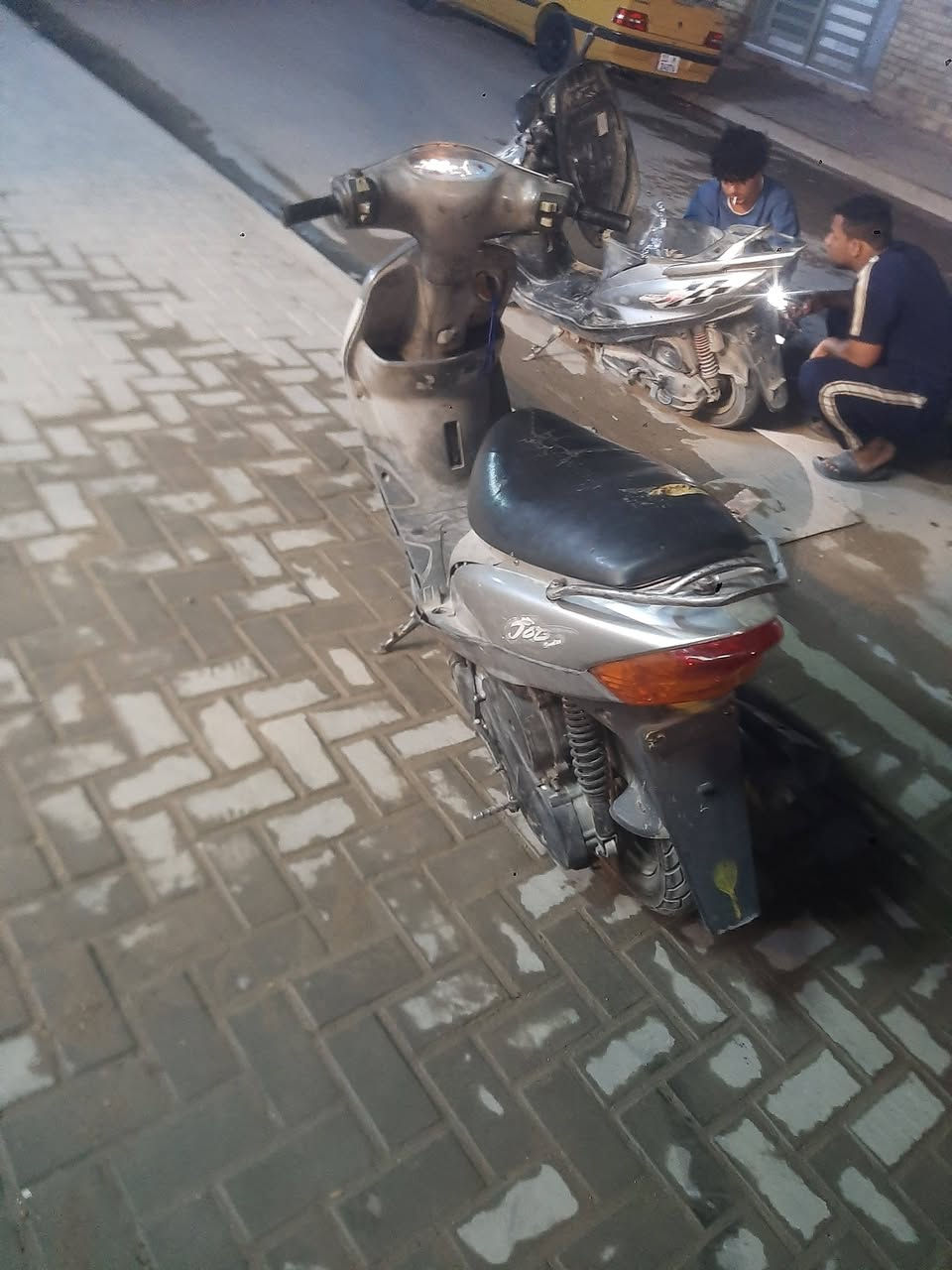 سلام عليكم  دراجه  منغولي كامله  من كلشي  بس صالصنه دراجه خير من الله سلف شغال كهربائات شغاله كفرات نضيفه مكان بغداد شهداء العبيدي سعر ٤٠٠ بيها مجال حق اجيه ***********
