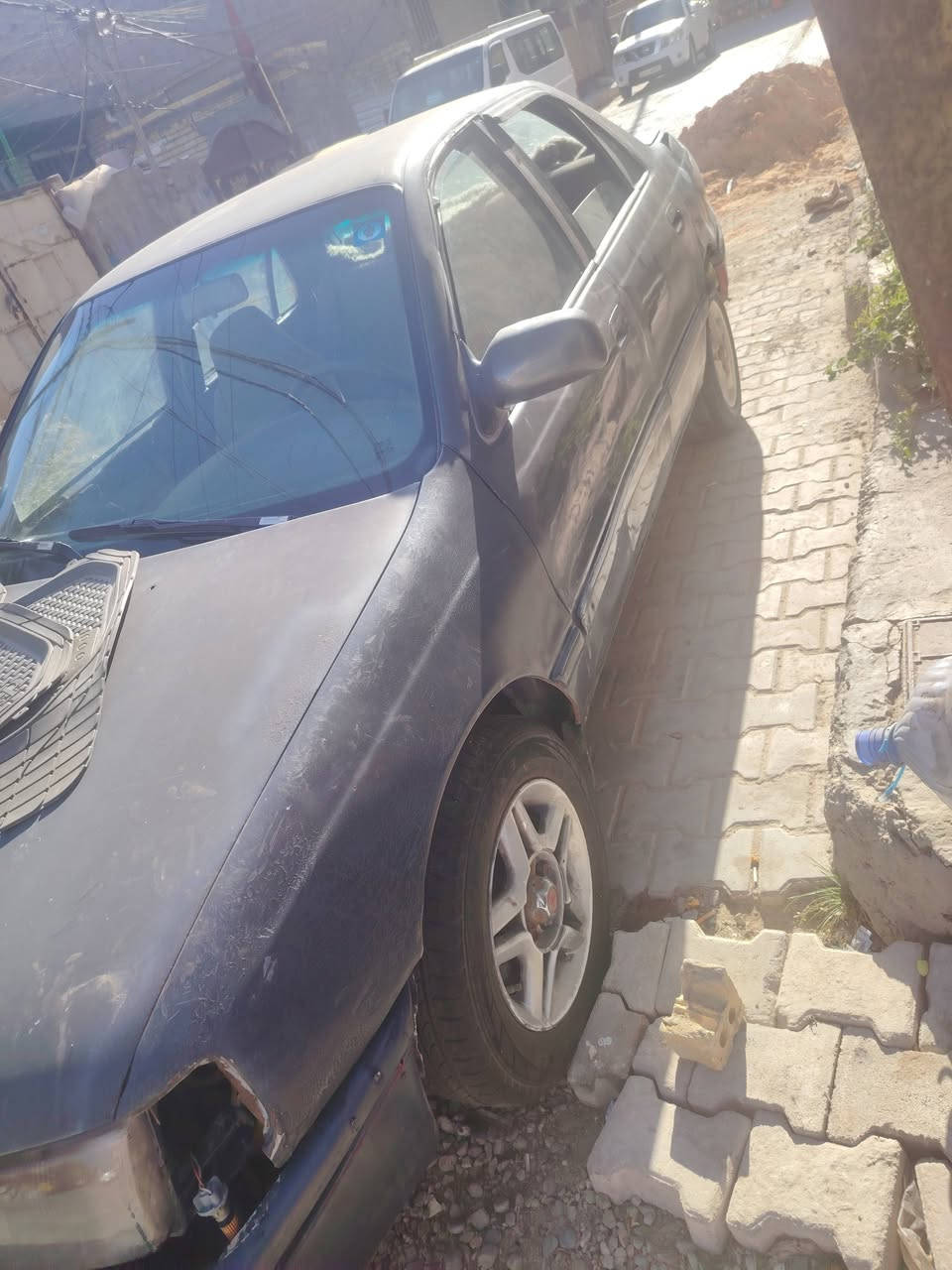سياره البيع لنترا موديل ١٩٩١ انكليزي ديالي مستعجل ع بيعه لسعر ١٣ورقه التواصل مكانه بغداد ***********
