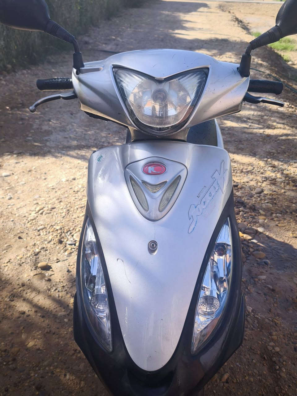 كامكو موديل 2013 صار شهر ونص من اخذتها رمبه مامفتوح برغي ب 750الف للاستفسار واتساب ***********
