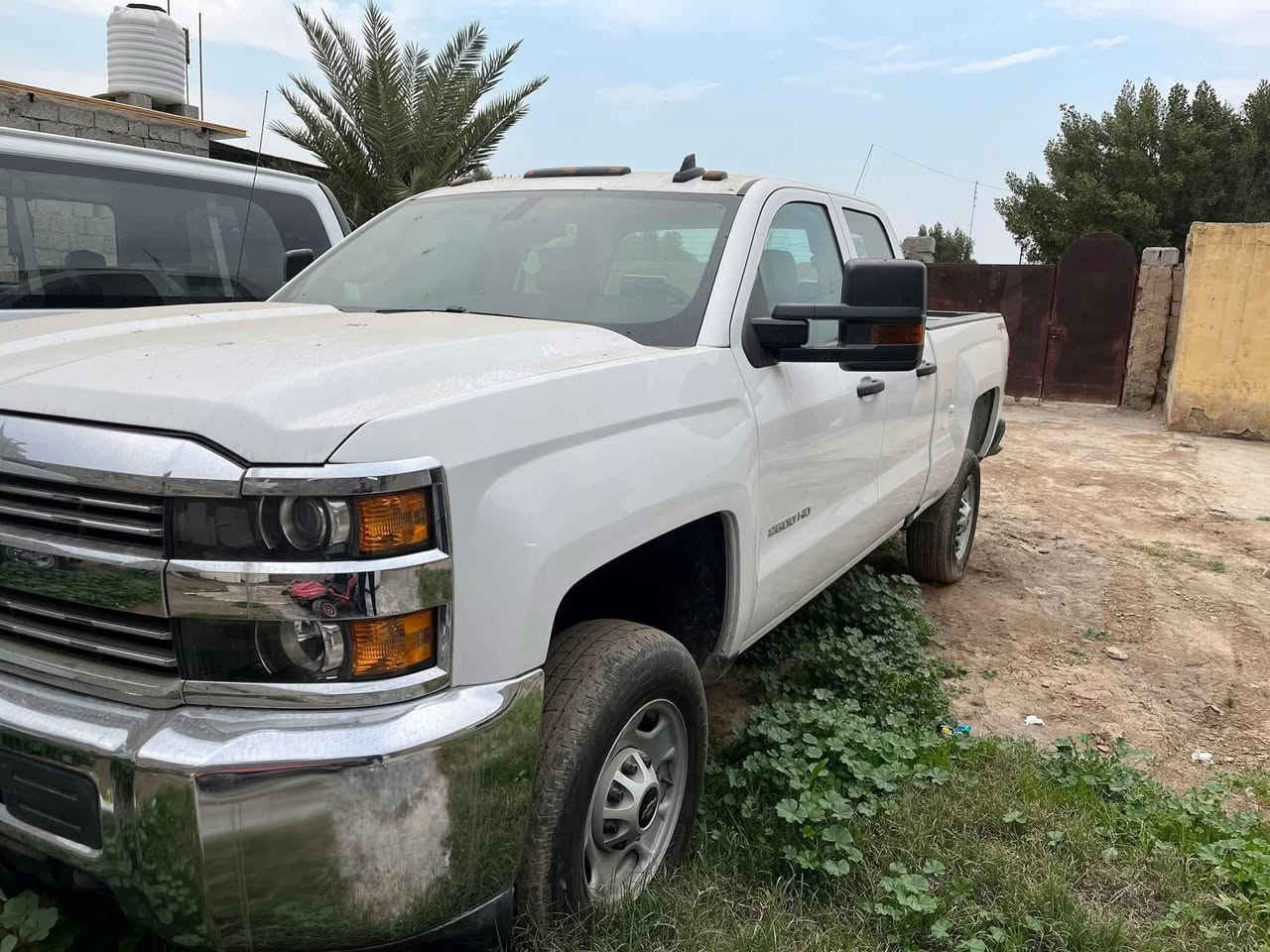 السلام عليكم من رخصة الادمن
سلفرادو 2019 حجم 2500 رقم بغداد
6.2 8 سلندر للبيع او المراوس
باب قصير بدي طويل للاستفسار اكثر 
***********
