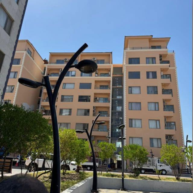 شقة للايجار – مجمع المحبة السكني

📍 الموقع: السيديه مجمع المحبه 

🏬 الطابق: 7

📐 المساحة 103 م²

🛏️ غرف النوم: 2 غرف

🌇 إطلالتين داخلية على المجمع والثانيه ع الخارج بنظر جميل

غرفتين نوم وصاله ديكورات ومطبخ وصحيات وبالكونات عدد 2 

كهرباء 24 ساعه مفتوحه وايضا نظام سكيورتي 

بارك سيارات

🏠 الشقه فارغة غير مسكونه  ومجهزه بسبالت ومطبخ كامل والشقه جديده 

💰 السعر: 900 الف

📞 للاستفسار: *********** صاحب الشقه حصرا
