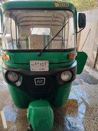 تكتك للبيع موديل 2022 مرقم بغداد السعر ٨ مليون 07750267080 الهاتف