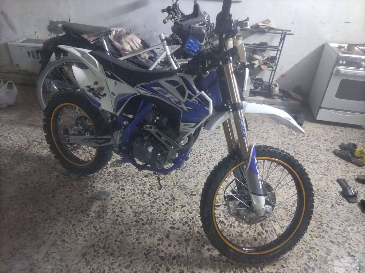 سلام عليكم قفاز كفالة عامة كنقص مابيهة  حجم 300ماشية شي قليل جدٱ مكاني بغداد شرطة لرابعة سعر1350مجال بصيط الي يحب يتصل وبلخدمة ***********متواجد واتس وخط مكاتبة ومنفيس مال معرض بغداد, العراق
