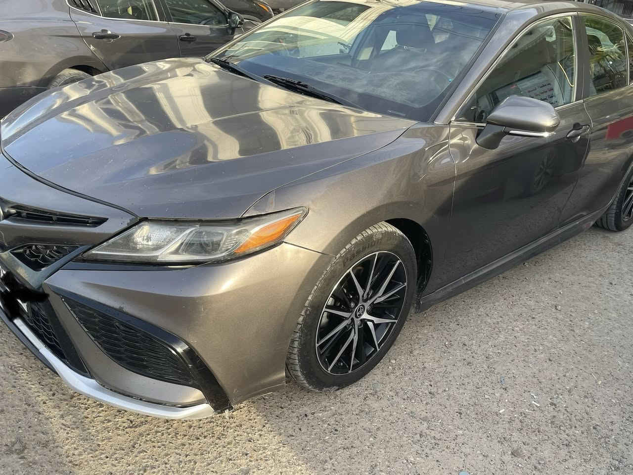 🔺(مكلف بالنشر)🔻👇

🚗 تويوتا كامري SE هايبرد 2022 للبيع، لون رمادي، اقتصادية جداً بالوقود، بحالة جيدة وجاهزة للاستخدام 👈👈موجوده بسامراء👇👇

المواصفات:👉👇

* الماركة: تويوتا
* الموديل: كامري SE Hybrid 2022
* اللون: رمادي ميتالك
* المحرك: 2.5 لتر هايبرد (بنزين + كهرباء)
* عدد السلندرات: 4 سلندر
* القوة: 208 حصان
* ناقل الحركة: أوتوماتيك CVT
* نظام الدفع: أمامي (FWD)
* استهلاك وقود اقتصادي جداً
* تشغيل بصمة (Smart Key)
* تشغيل زر (Push Start)
* شاشة معلومات متعددة الوظائف
* كاميرا خلفية
* بلوتوث وUSB
* مثبت سرعة
* مكيف أوتوماتيك
* إنارة LED أمامية وخلفية
* جنوط رياضية أصلية
* وسائد هوائية متعددة
* نظام ABS مانع الانغلاق
* نظام الثبات الإلكتروني VSC
* نظام مراقبة ضغط الإطارات TPMS
* حساسات أمان وأنظمة مساعدة للسائق

💰 السعر المطلوب: (175$) وقابل للتفاوض👉

📞 للاستفسار: (***********)👉
