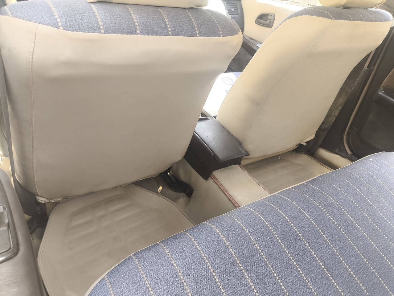 مارك نفخ سياره بيها كصه بجم سياره مرتبه نواقصها كلش بسيطه سنويه لل28 دوشمه جديده تخم تاير جديد مكينه وكير ونجي السعر 40 وبيها مجال للشراي رقم الهاتف ***********
