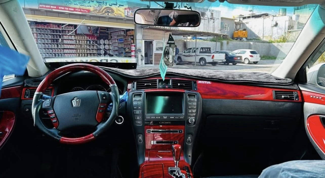 شاهینە ١٨٤ بڕاوە✈️🎁”
سەرەتا بەناوی خوای گەورە شاهینە ١٨٤ بڕاوە
فول فولە سەیارەکە ٣ دوگمەی قەپات مواسەفات
سەیارەکە جڵدو هیتەرو سڵایتە ئاووێنە ئیشرەت 
دینگەی ستیلی بیلاد سوکان ئەزەڵات کوشن ئەزەڵات
ماڵەکە وەکو شریکە وایە یەک دینار مەسروفی نیە کامل 
جایزە سەیارەکە سەقفی وەکو شوشە وایە بەشرت
داوای ٦٧ گەڵاو مەجالی زۆر کەم ***********🖤✈️
