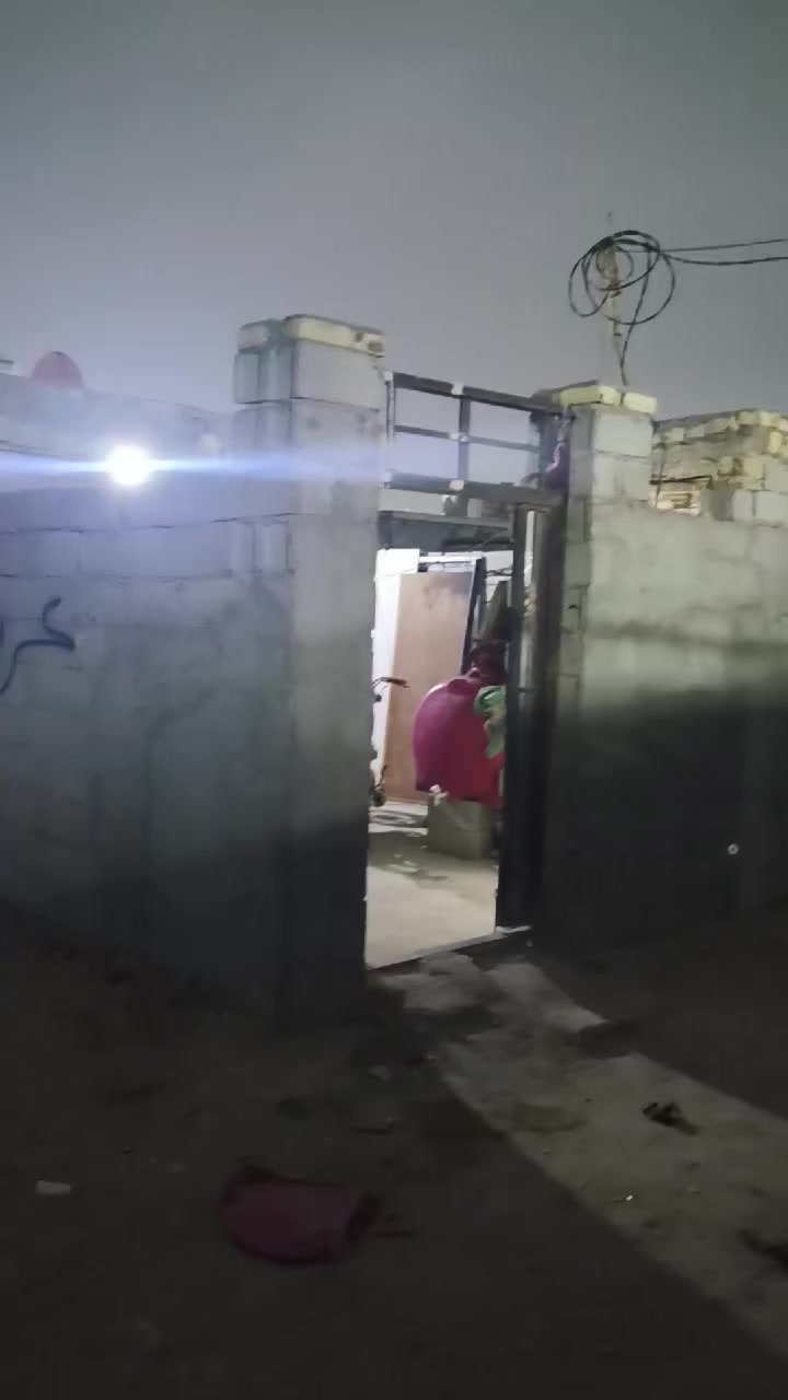 السلام عليكم بيت لبيع 75متر خلف جامع الخزاعل تجعيب طابوك السعر 11وبيه مجال ***********
