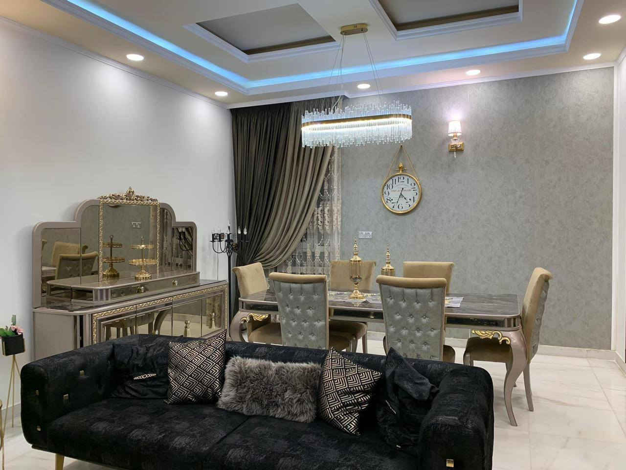 اللهم صل على محمد وال محمد من اجمل العروض على مستوى رفيع ونازك ماشاء الله فول واحد على واحد 
لِّلِّبٍّيِّعَّ دٍّارِ  طِّابٍّوٍّ زٍّرِاعَّيِّ سَّنِّدٍّ 25بٍّسَّمِّ صِّاحَّبٍّ الِّدٍّارِ الِّبٍّيِّتٍّ ثٍّانِّيِّ بٍّيِّتٍّ عَّنِّ الِّشِّارِعَّ الِّعَّامِّ الِّمِّسَّاحَّة 350 مِّتٍّرِ  وٍّاجِّهِّة الِّبٍّيِّتٍّ 15 مِّتٍّرِ ....مِّجِّمِّوٍّعَّ الِّغَّرِفٍّ خِّمِّسَّهِّ  نِّوٍّمِّ وٍّ صِّالِّهِّ ﮝبٍّيِّرِهِّ وٍّهِّوٍّلِّ وٍّﮝلِّيِّدٍّوٍّرِ وٍّمِّطِّبٍّخِّ حَّارِ بٍّارِدٍّ وٍّحَّمِّامِّاتٍّ عَّدٍّدٍّ 4
يِّبٍّاعَّ مِّعَّ الِّاثٍّاثٍّ فٍّقٍّطِّ الِّسَّعَّرِ 700 مِّلِّيِّوٍّنِّ  الِّعَّنِّوٍّانِّ حَّيِّ صِّحَّهِّ موقع ممتاز 
*********** وٍّاتٍّ سَّابٍّ 
***********🎀   
مكتب الشمس للعقار
متوفره بقيه الصور خلص من بدايه الأساس لحد الانهاء
