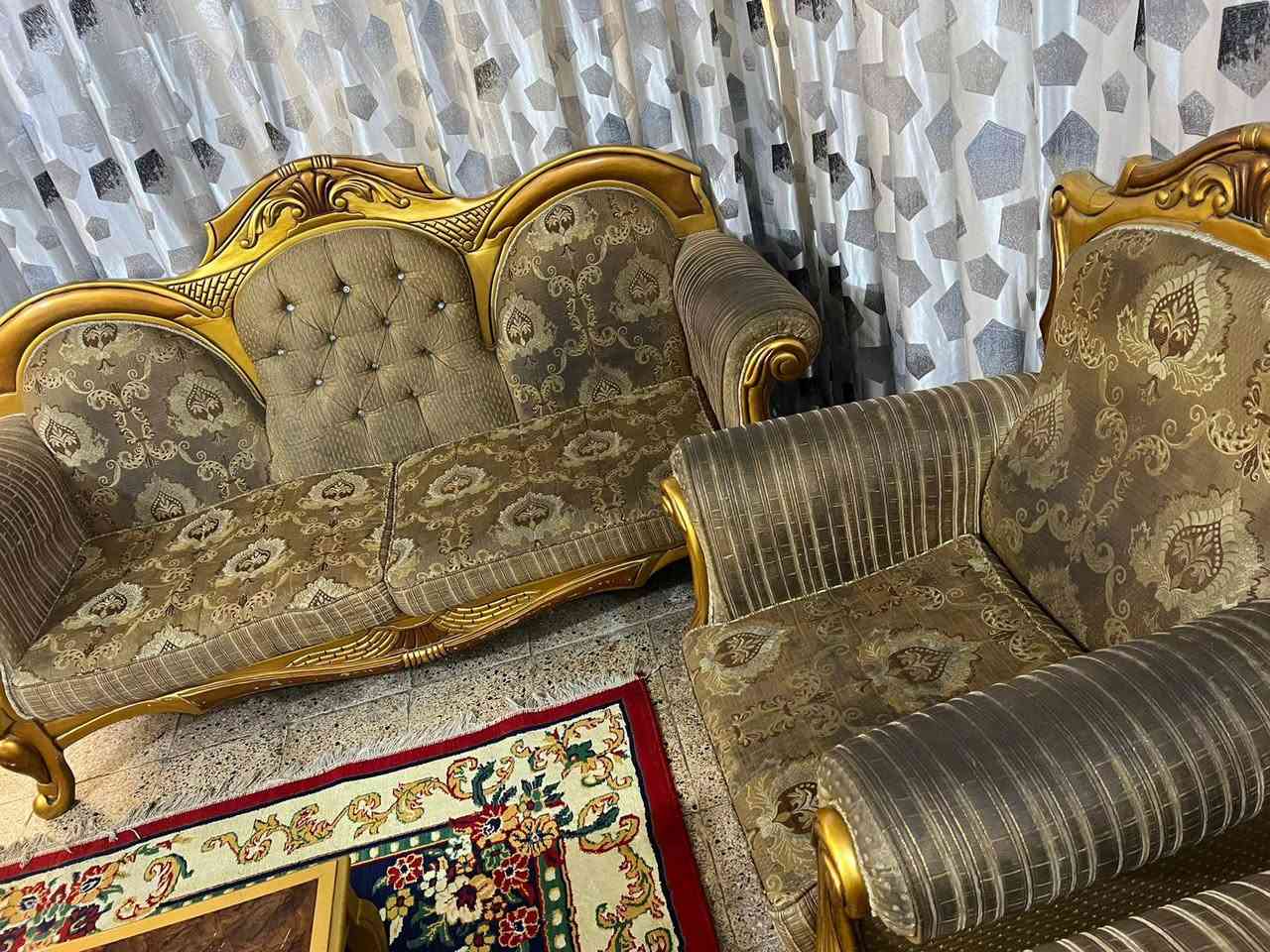 سلام عليكم تخم رئاسي 2كبار و4صغار ويا طبلات مكان شعب=سعر 500
***********
