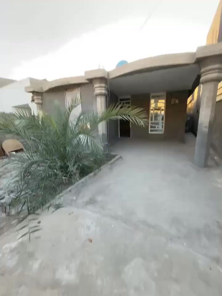 بيت لليجار  في البكرلي قرب الملعب  تفاصيل موضح في الفيديو  سعر الايجار  250 الاستفسار ***********
