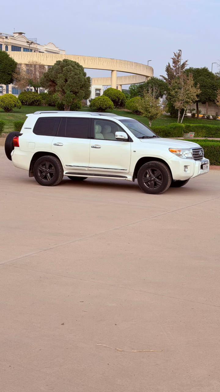 توێتە لاندگرۆز مودیل 2010 دەبڵ سوپێری قەتەڕی GXR هەشت پستن سەیارەکە یەک دەرگای سبوغە گێر مەکینە تەبرید کارەبای پێشو پشتی هەمووی بەشەرت مەکینە کرایتەوە بس بێ عەیبە 3620000 هەزاری غەرامە لەسەرەدوای مەعامەلە دەگەڕێتەوە نرخی 283 مەجالێکی زۆر کەم شوێن هەولێر ***********
***********
*********** أربيل, العراق
