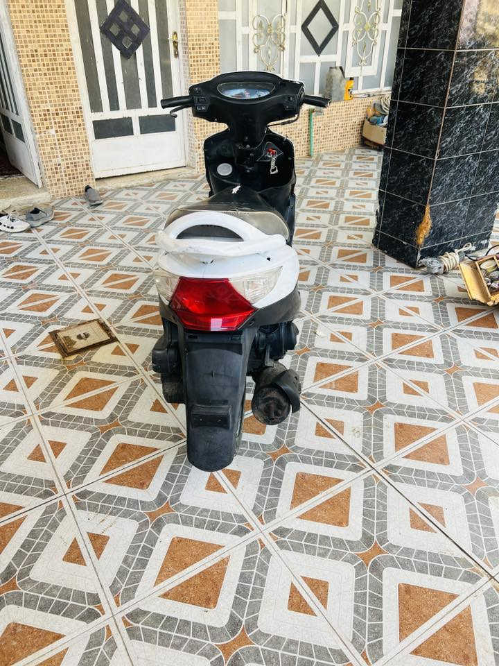 السلام عليكم شباب كامكو للبيع موديل 16 الدراجه نوزل الدراجه خير من الله شلعه ومعدل الدراجه مكفوله كله ختم واحد ويه المكينه السعر 625 وبيه مجال للاستفسار خاص او على الرقم ***********
