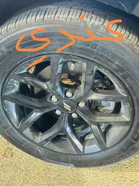 من رخصت الادمن الاعزاز عندي تخم ويل أو تخم تاير حجم ١٨ رايد مراوس بحجم...