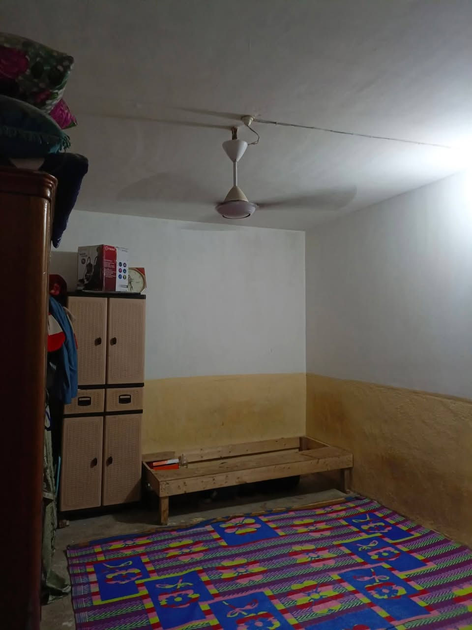 السلام عليكم بيت للبيع 100 متر علوه الفحل مقابل البان القريه بالبدايه الاستفسار على هذا الرقم *********** بي واستاب
