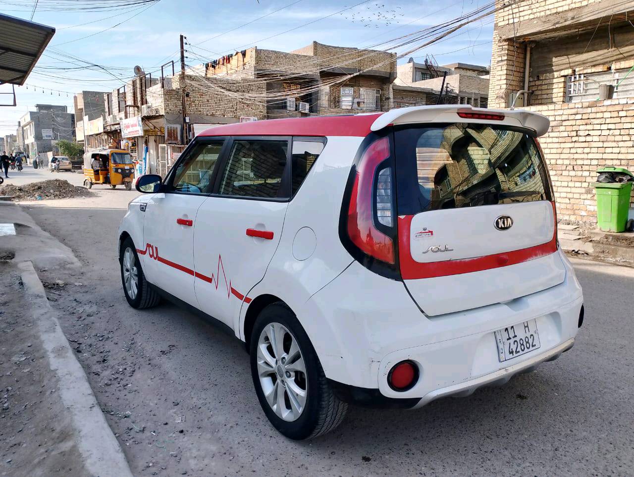 صول موديل  امريكي ١٦ 
محرك ٢٠٠٠ ما مفتوح 
الحادث مرفق بالصور 
ملاحظه التكمه بين البابين سليمه 
سيارة جاهزه من كلشي ماشيه ٨٢ الف حقيقي 