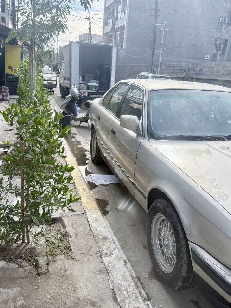 ‏سلام عليكم BMW 535 رقم الإنجليزي مشروع وطني الأنبار باسمي السيارة على وضع الشركة￼عدة البنيد كير مكينة شرط الصدر ￼دبلات تخم تاير غرفة كهربائيات تبريد كله جديد ￼ شرط 1000 دينار مذب على السيارة ￼مكان السيارة بغداد الدورة نهاية شارع 60 سعر 70 ورقة مجال بسيط ***********￼￼
