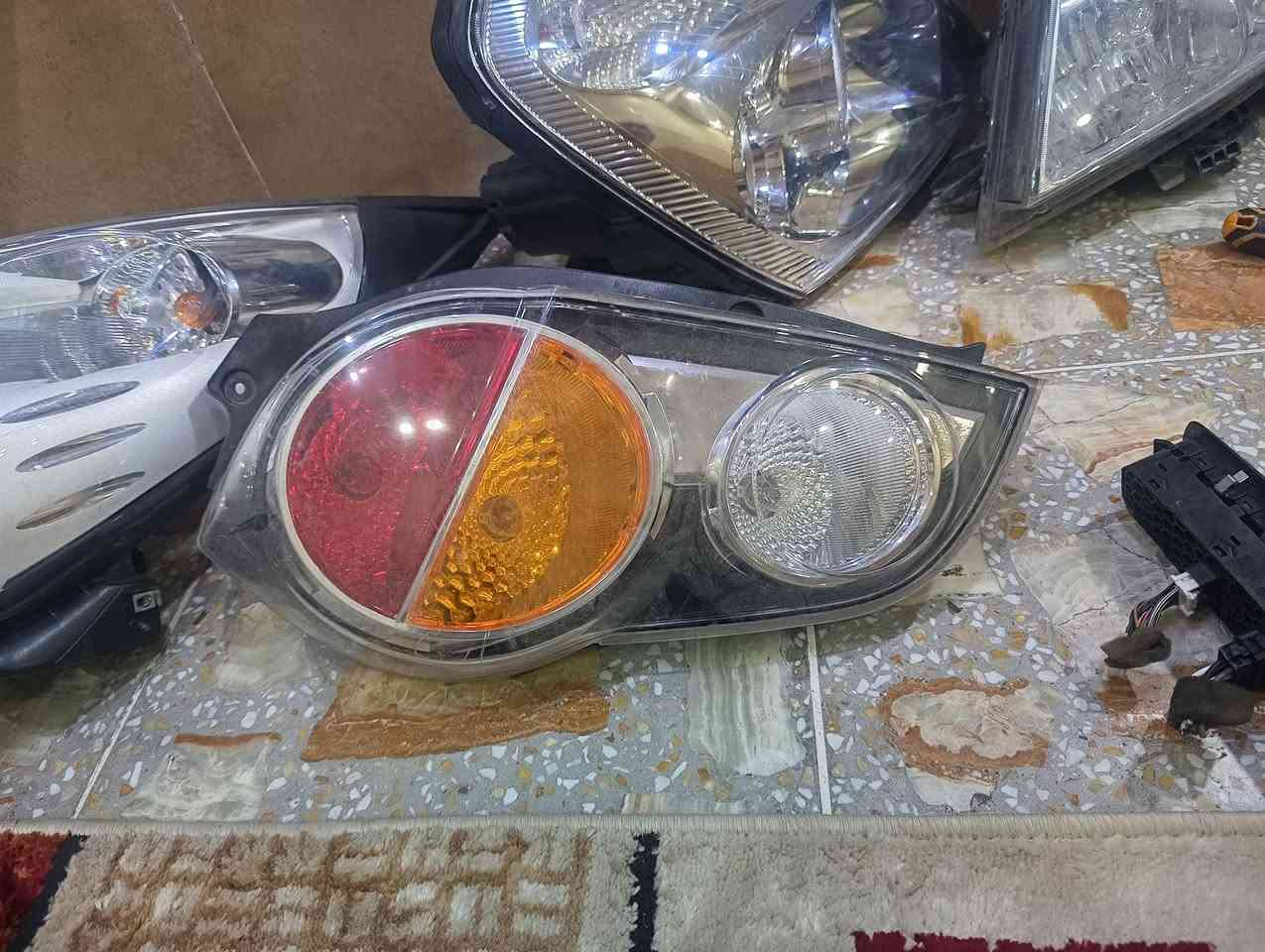 السلام عليكم زوج لايت وزوج بك لايت جديد مال تفصيخ سعرهم 100 الف مع التوصيل بغداد الرصافه اكو توصيل للمحافظات الاتصال ***********
