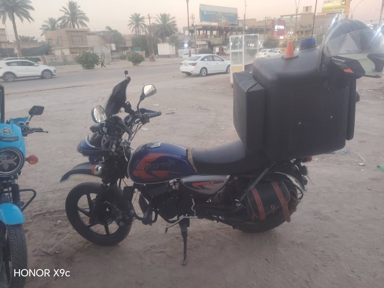 سلام عليكم بوكسر موديل 23مرقم رقم بابل تحويل ثاني يوم  محور محرك دايون  مكينه جديده موديل 25 مكان بابل سيف سعد ورديه خارج 1800 مليون و 800 
***********
