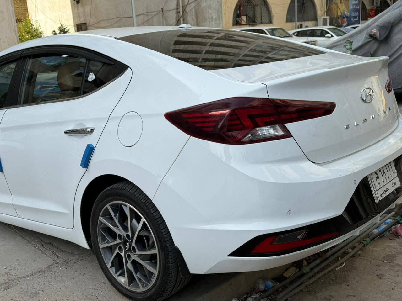 سلام عليكم سياره النتره للبيع امركي ضربته بنيد وبيه رشات صبغ قليله السيره  جاهزه حداديه  حلوه    السياره  بيه منضومت  غاز اصليه  رقم انكلزي بسمي سنويته  لل31 السعر 125بيه مجال العنوان النصريه المركز  الرقم  ***********
