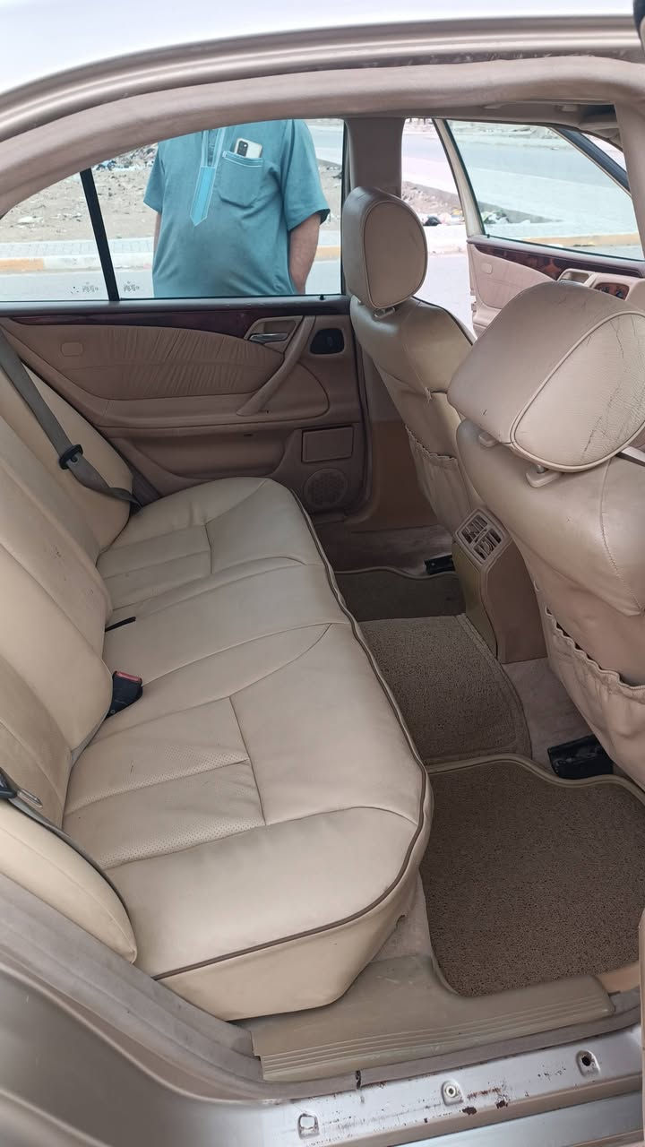 السلام عليكم ورحمة الله وبركاتة مرسيدس E320 رقم نجف دولي السيارة موديل 2001 تعمير كامل جديد اتصل للاسفسار على رقم الموبايل غير متواجد على الصفحة***********
