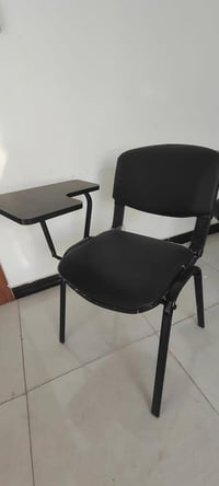 عندي هاي الكراسي حديد ودوشمه جلد درجة اولى اخذتهم  صار ٣ اشهر  العدد (...