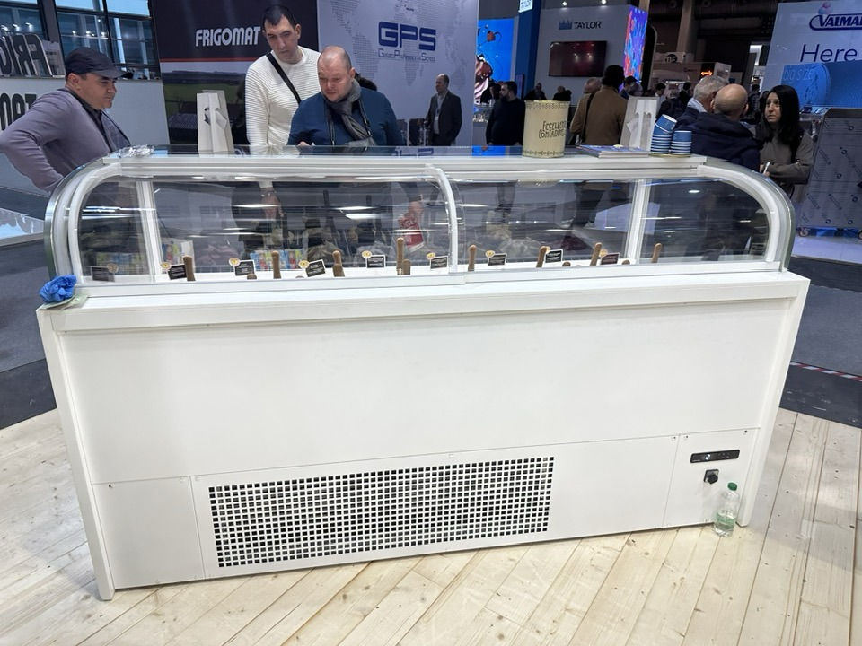 اليوم الورد والياسمين و الخير 🇮🇶 
وصل وجبة جديد قريبا عاريضات ايسكريم 
 من شركة -  Gelatec 
الوكيل رسمي الشركة   (Gelatec)  من العراق🇮🇶🇮🇹
موديل ٢٠٢٦ 
موديل حديث 3دي شاشه  
مع كل مواد احتياط متوفر 
٣ بانكات 
كومبريسر دورين ايطالي
درجة أولى ⭐ 
نرحب بكم بمدينة السليمانية
التفاصيل
*********** 
WhatsApp: 00393899265052
