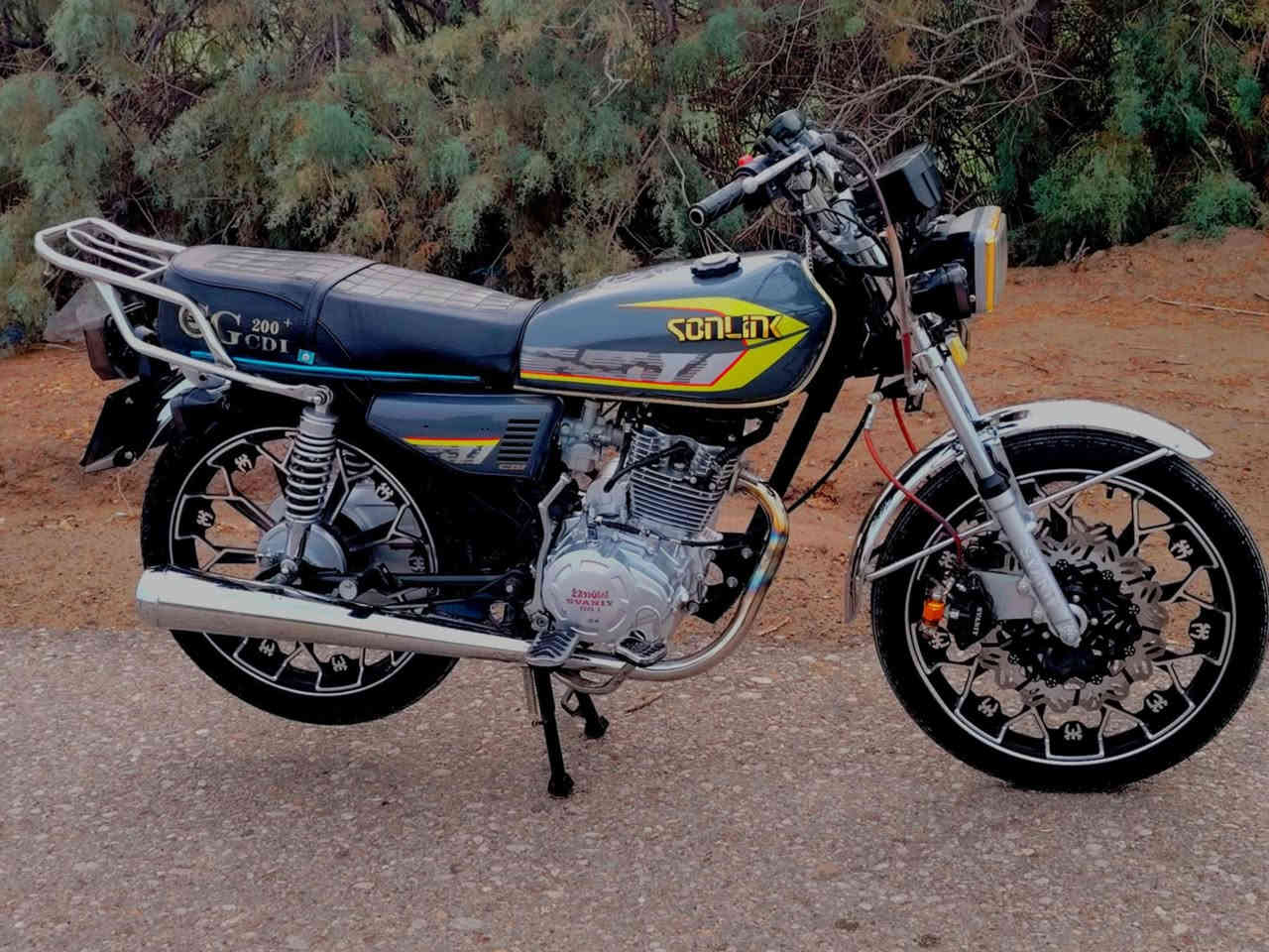 سلام عليكم دراجه للبيع  سافان موديل2025 نضيفه دبل دسك امامي وصل سعرها 850 وبيها مجال للشراي ويدلل ***********
