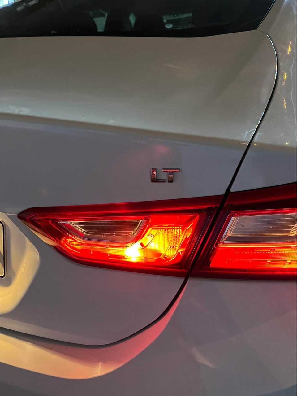 السلام عليكم 
ماليبو مديل 2023
بدون صبغ  بدون صبغ 
هيتر كشنات
تبريد قطعتين 
رادر امامي 
كامره خلفيه 
تحديد مسار 
هند بريك بصمه 
بصمه ابواب 
بصمة تشغيل 
السياره حادثه بطرف النيد وراجع بارد 
بدون صبغ بدون ايرباك 
رقم اربيل. تريد تحويل او وكاله 
*********** بغداد, العراق
