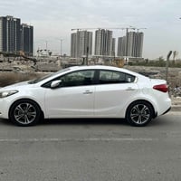 سيراتو للبيع مديل ٢٠١٥ بدون صبغ بيهة بس هاي الضربه الموضحه بل صوره وار...