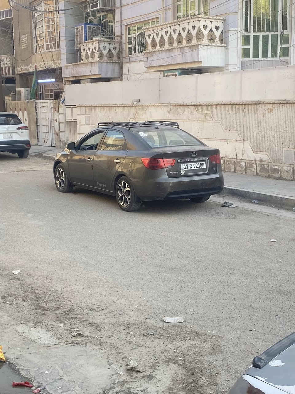 السلام عليكم فورتي أمريكي 2010 
مكينه دوش 2000 جديده وكير لا تنقيص ولا شي 
منظومه تبريدجديده  ومنظومه تدفئه جديده 
تخم تاير جديد وبطاريه جديده 
وبسمي السياره (غير التحويل المباشر ماأبيع )
مصبوغه احزام 
صدر نضافه 70/100
السعر 85وبي مجال قليل بيع بدون امراوس
المكان بغداد البلديات نت ماعندي ***********
