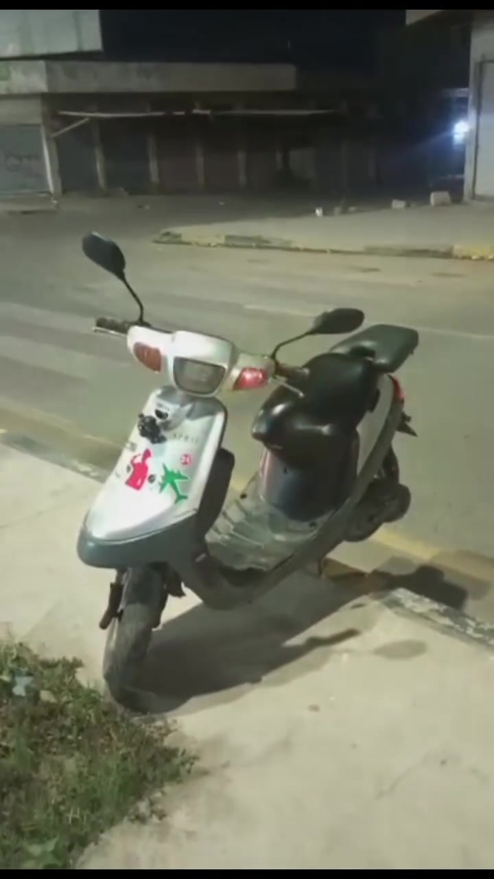ماطور بوتين للبيع شرط تحريكه ومعدل وايرمنيه كلها شغاله 300 وبي مجال شي قليل.


**إذا كنت صاحب هذا الإعلان وتريد حذفه لأي سبب، رجاءا أرسل رسالة إلى الدعم الفني**