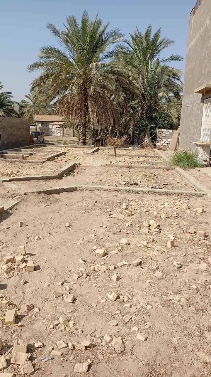 السلام عليكم
بتلو للبيع  مساحه400 متر 
خارطه درجه اولى
مكان الحله منطقة عنانه
متوفر تبليط ومي وكهرباء 
السعر 35 وبي مجال بسيط 
للاستفسار ***********
 الثاني ***********
