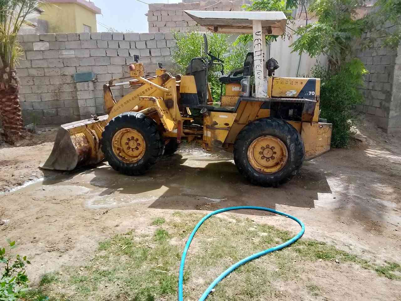 للبيع شفل كوماتسو حجم 70 مكان ديالي شهربان مكفول سنويه 30 موديل 97مكفوله***********
