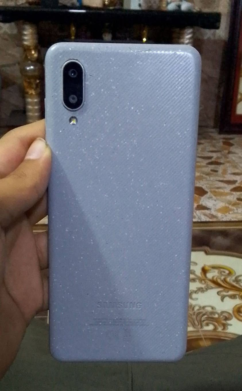 السلام عليكم
جهازين للبيع نضاف واستخدام شخصي خفيف مستعجل عل بيعه

━━━━━━━━
1. Samsung Galaxy A02
━━━━━━━━
- الذاكرة: 64GB | الرام: 3GB
- الشاشة: 6.5 إنج HD+، شاشة وكالة اصلية بدون اقل فطر
- المعالج: MediaTek MT6739 المتواضع مناسب للتصفح والالعاب الخفيفه 
- الاصدار: اندرويد 11 قابل للترقيه
- الكاميرا: 13MP + 2MP خلفية، 5MP أمامية
- البطارية: 5000mAh تدوم ليوم كامل
- الحالة: ممتاز جدا ونظيف الهيكل نظيف 95%
- السعر: 50 ألف دينار

━━━━━━━━
2. Infinix Smart 7 HD
━━━━━━━━
- الذاكرة: 64GB | الرام: 4GB + رام ممتد
- الشاشة: 6.6 إنج HD+، شاشة وكالة اصلية
- المعالج: Unisoc SC9863A ثماني النواة مناسب للتصفح والمهام اليومية والالعاب الخفيفة
- الكاميرا: 13MP + AI خلفية، 5MP 
- البطارية: 5000mAh
- مميزات اضافية : تصميم مبتكر ومقاوم للبكتيريا، مستشعر بصمة خلفي + فتح الوجه ، فلاش امامي ، استوديو موسيقى + تحسينات صوتية DTS Audio processing، ميزات تصويريه مدعمه بالذكاء الاصطناعي 
- الملحقات: شاحن وكارتونة الجهاز بملحقاته موجودات
- الحالة:  اخو الجديد نظيف97% 
- السعر: 60 ألف دينار

━━━━━━━━
تاخذ الجهازين سوا بسعر 90 الف دينار قفل

 فحص قبل الشراء
التواصل خاص او اترك تعليق المكان الرضوانية او قرب البياع - بغداد
━━━━━━━━


**إذا كنت صاحب هذا الإعلان وتريد حذفه لأي سبب، رجاءا أرسل رسالة إلى الدعم الفني**