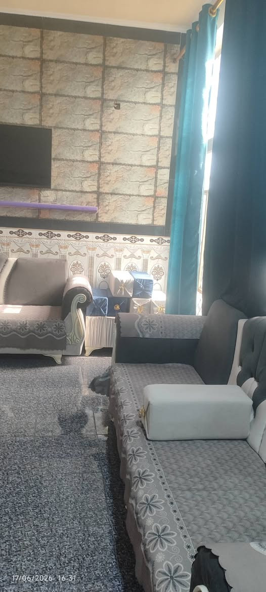 الى أصحاب المواكب والحسينيات..
بيت للبيع 207م ركن موقع مميز طابو زراعي سند 25 مع محل مقابل شارع حلة،كربلاء وطريق الزائرين مباشرةً في أبي غرق حي السجاد(الدليمات) مقابل دائرة مرور أبي غرق..الأبعاد 9م×23م السعر 120 مليون يتكون من :-
غرفتين نوم،صالة،مطبخ،استقبال صحيات داخلية وخارجية،گراج،
محل.. للاستفسار الاتصال على الارقام التاليه:-
***********
***********..واتس ٱب
