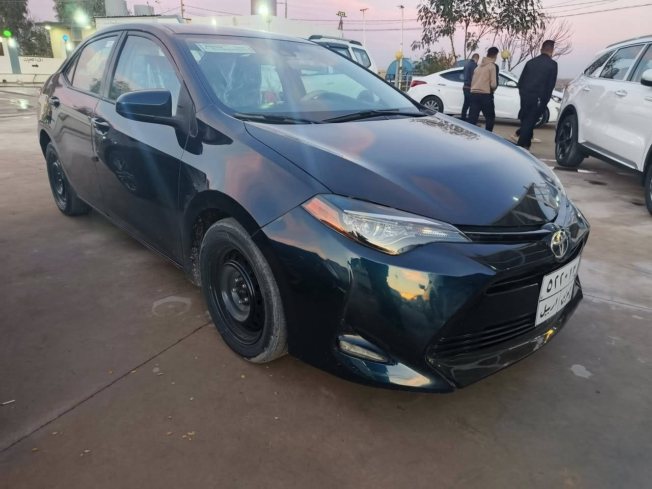 كورلا 2017 امريكي بيها بالبونيد من جهت السايق صبغ شي قليل ابيع بونيد بدون دواخل بدون ايرباك ماشيه ميه وعشرين محرك مامفتوح بدون ملاحضات صدر جديد سياره جاهزه من اي نقص سعر 135 بيها مجال للتصال ***********
