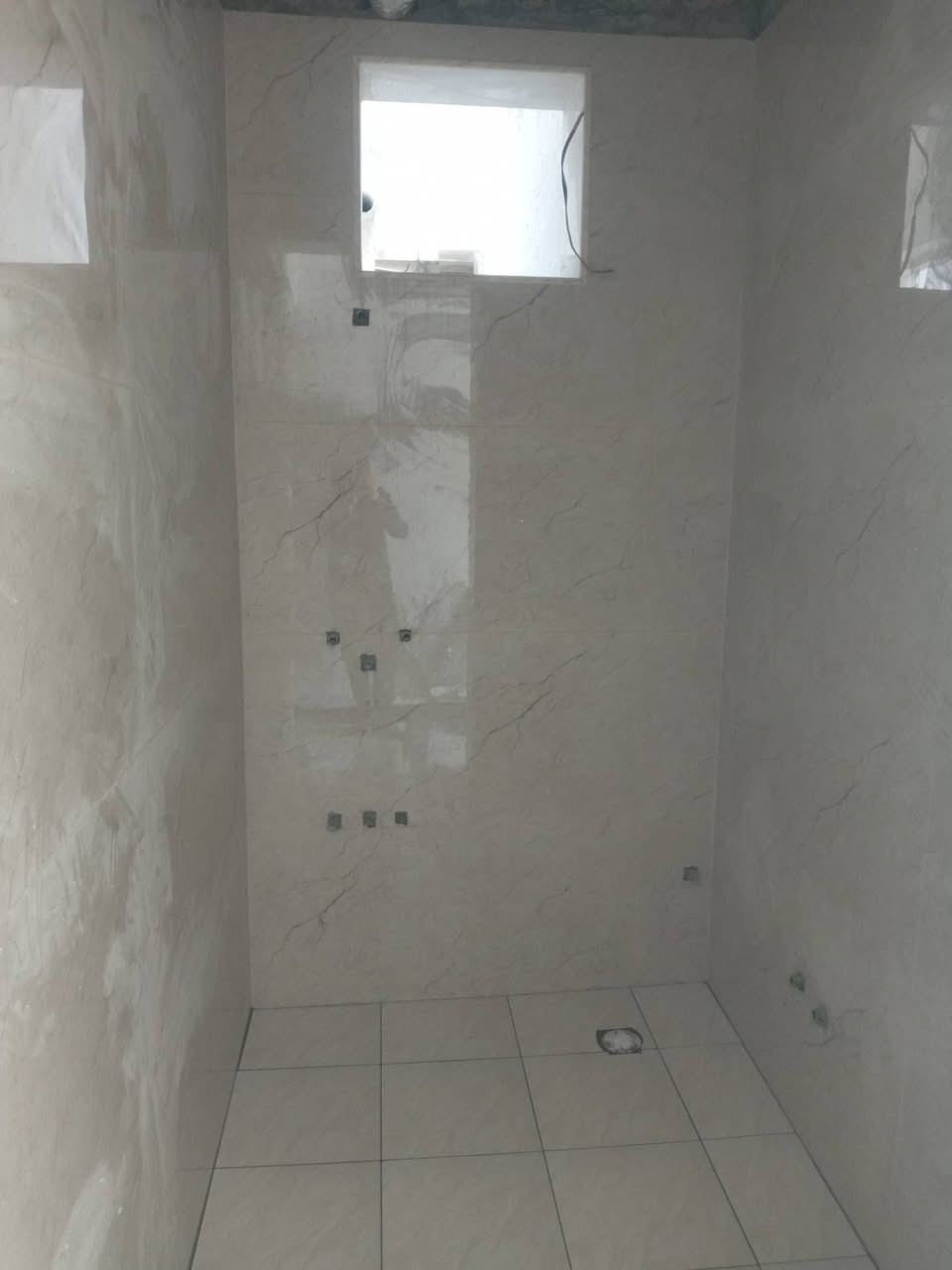 السلام عليكم خلفة سراميك درجه اولى ***********
