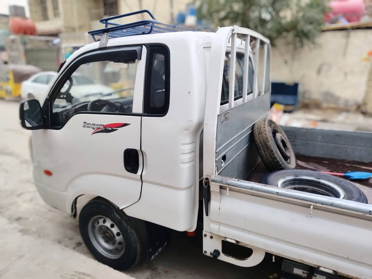 سلام عليكم كيا حمل مديل 2007 محرك 3000 مكفوله رقم دولي باسمي سعر 90 وبيها مجال  عنوان بغداد مدينه الصدر ***********
