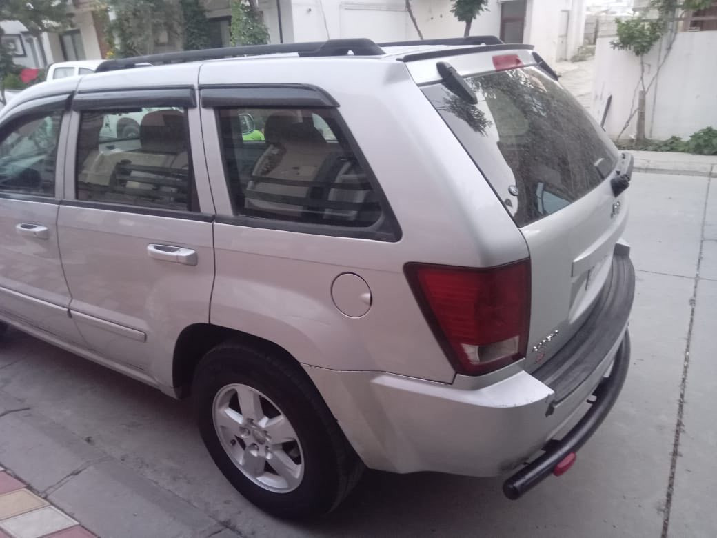 السلام عليكم جيب شيروكي 2007 للبيع فقط كير مكينه تبريد صدر كله جديد السياره بدون حادث فقط جاملغ ايسر صبغ اثر شخوط السعر 100 ورقه 
***********
***********
واتس موجود
