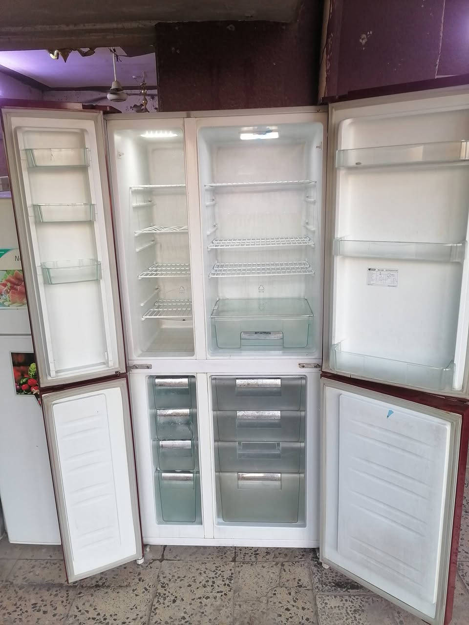 ثلاجات للبيع العدد ٢ نظيفات كلش اخوات الجدد استخدام قليل بعدهن بلزكات الشركة الحجم الكبير وحدة بابين نوع جنرال حجم ٢٢ قدم وحدة ٤ بيبان نوع شارك حجم ٣٠ قدم اسعارهن مناسبة سعر الوحدة ٣٠٠ وبيهن مجال المكان بغداد مدينة الصدر الشراي يتصل علة الرقم ***********
