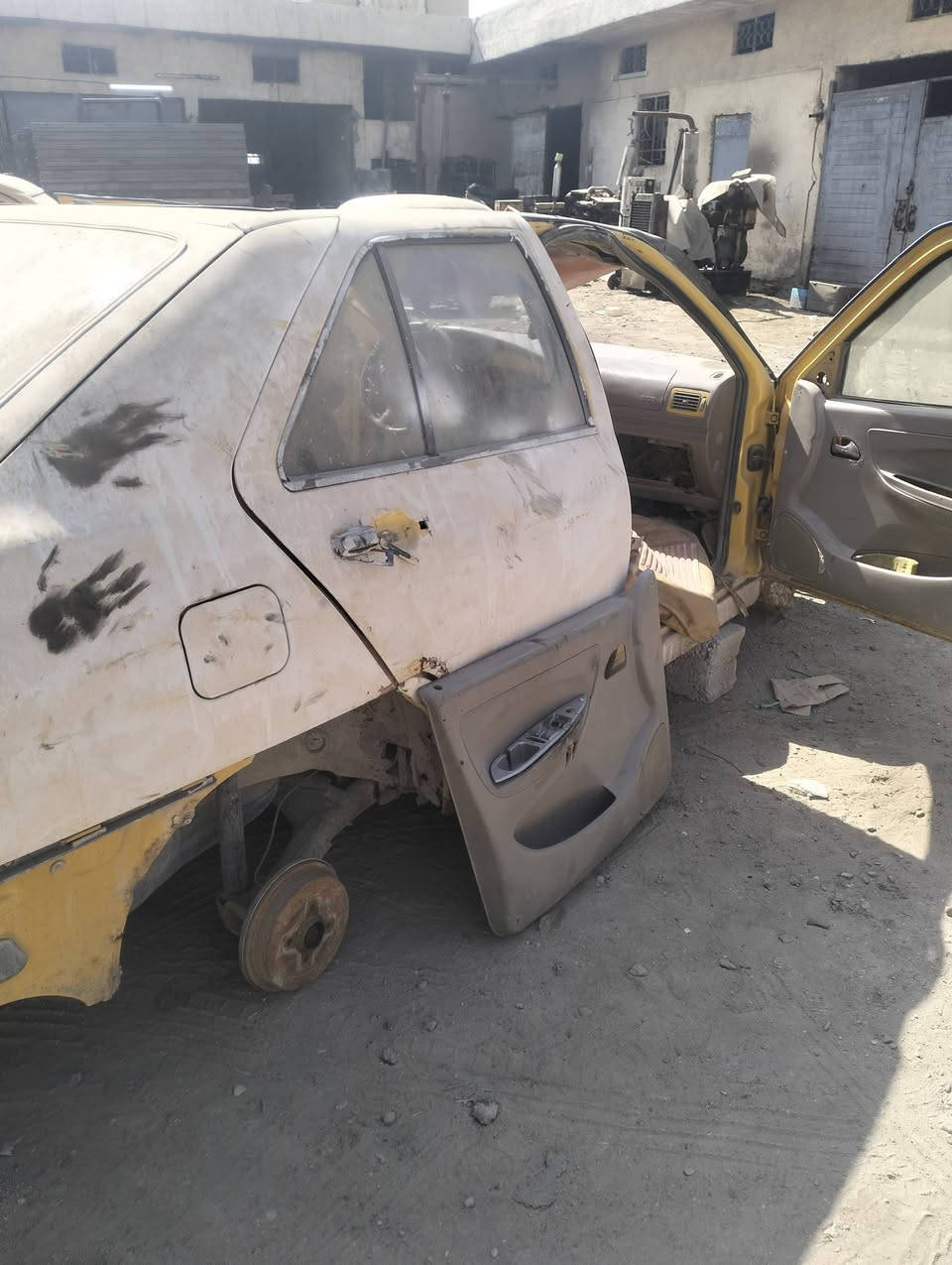 السلام عليكم
تفصيخ شيري كوين ... شتحتاج قيم واخذ 
مكاني بغداد جسر ديالى الجديد بالحي الصناعي 
***********
