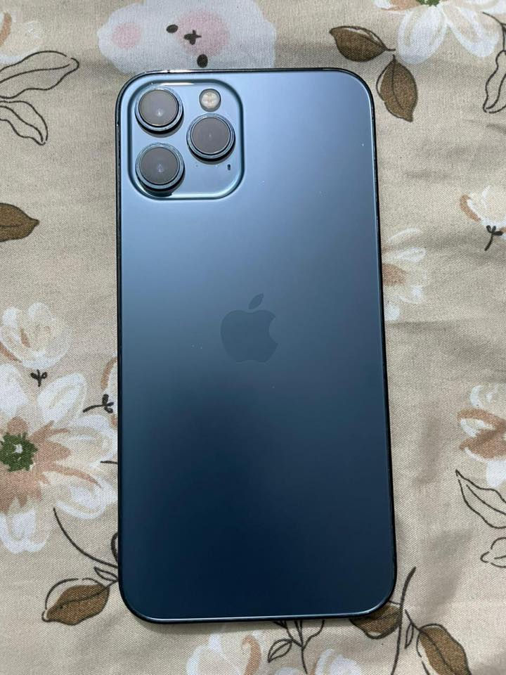 السلام عليكم ايفون 12 برو ماكس شرق اوسطAAAذاكرة128 بطارية 75 بلادي فقط ضهر مبدل اصلي كبس مراوس مع جميع الاجهزة ويرهم مراوس مع ايفون 13 لون ابيض رقمي ***********
